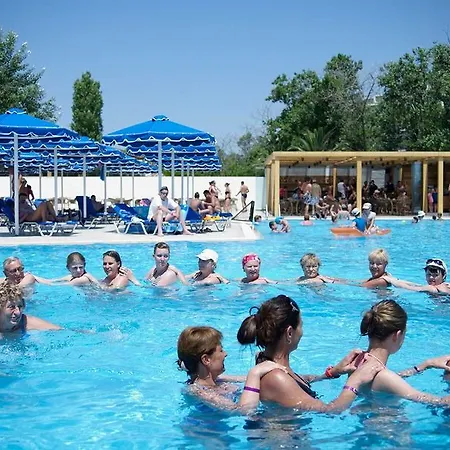 ميتسيس جراند بيتش منتجع 5*