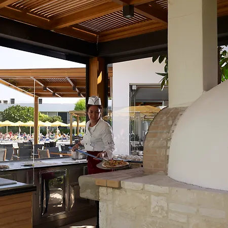 Üdülőközpont Mitsis Grand 5*